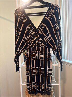 Immodel Black and Beige Geometric Wrap Mini Dress Medium